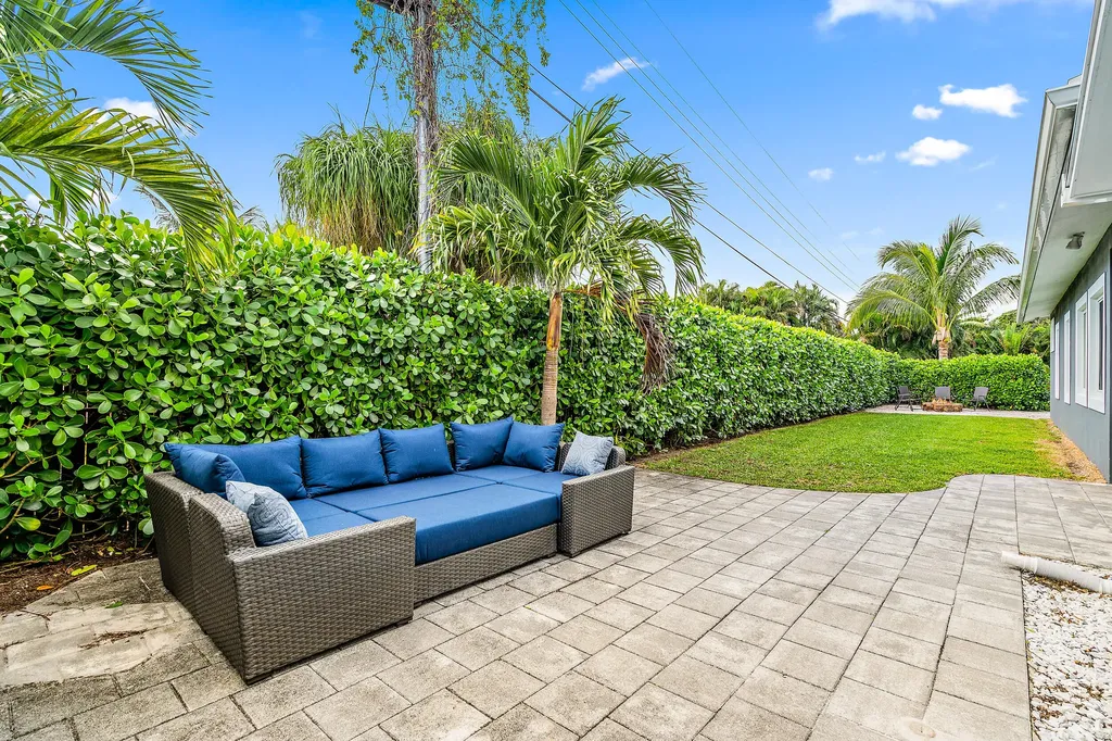 68 Azalea Circle Jupiter FL 33469