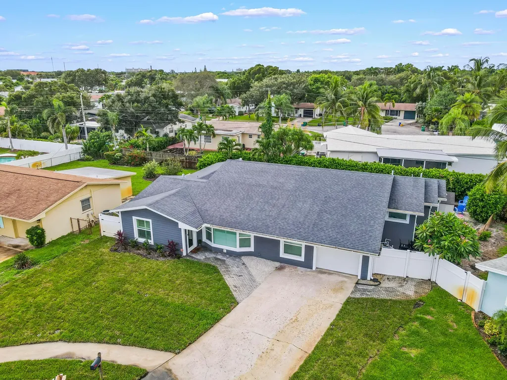 68 Azalea Circle Jupiter FL 33469