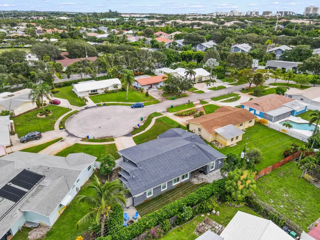 68 Azalea Circle Jupiter FL 33469