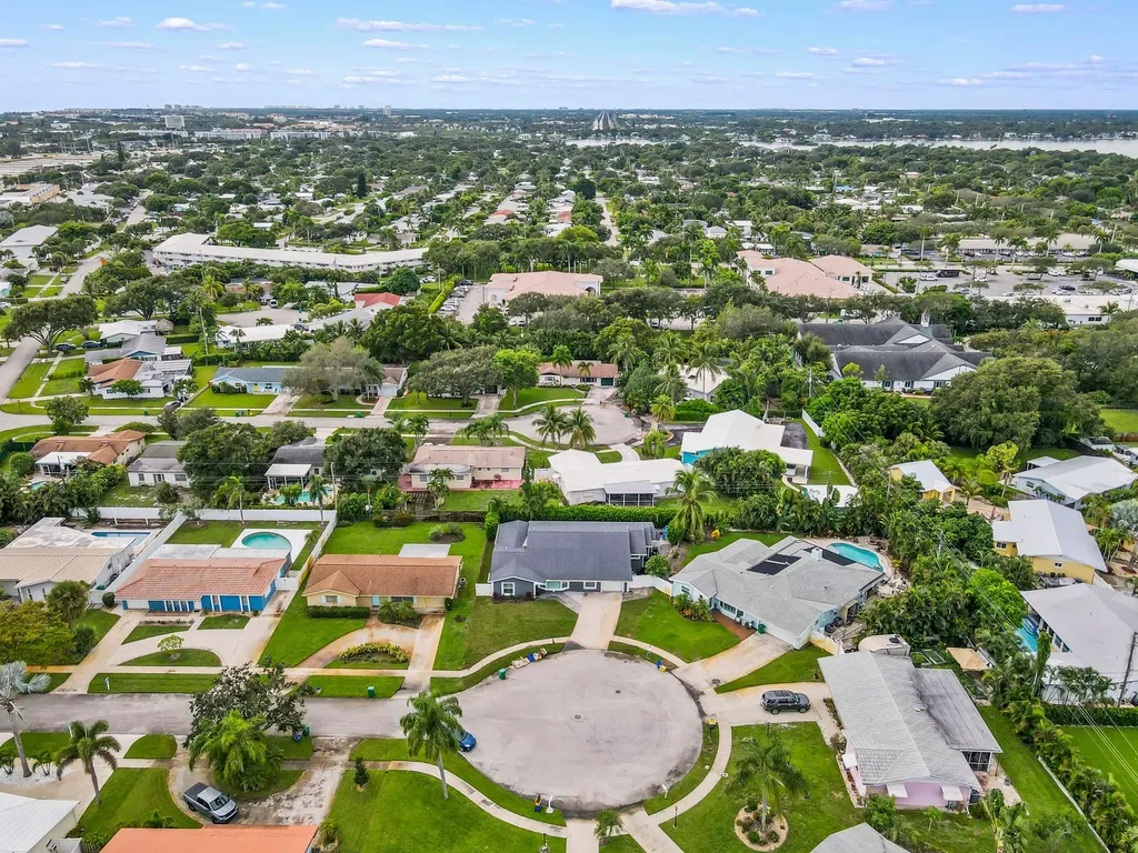 68 Azalea Circle Jupiter FL 33469