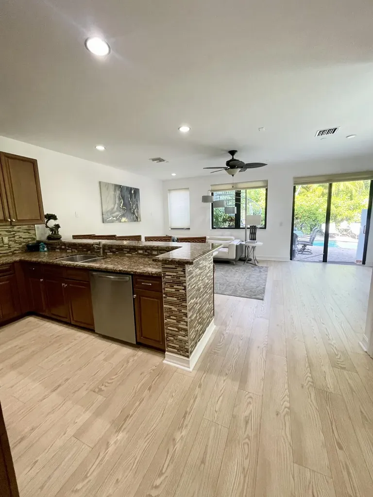 540 NE 17th Avenue Fort Lauderdale FL 33301