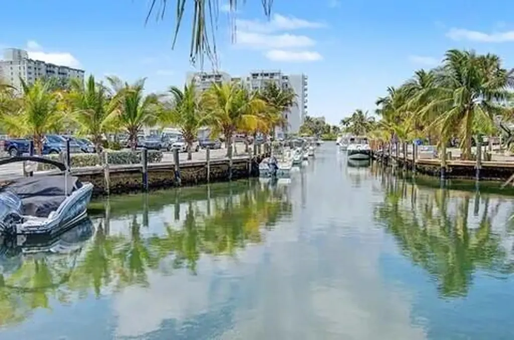 3232 Canal Drive Pompano Beach FL 33062