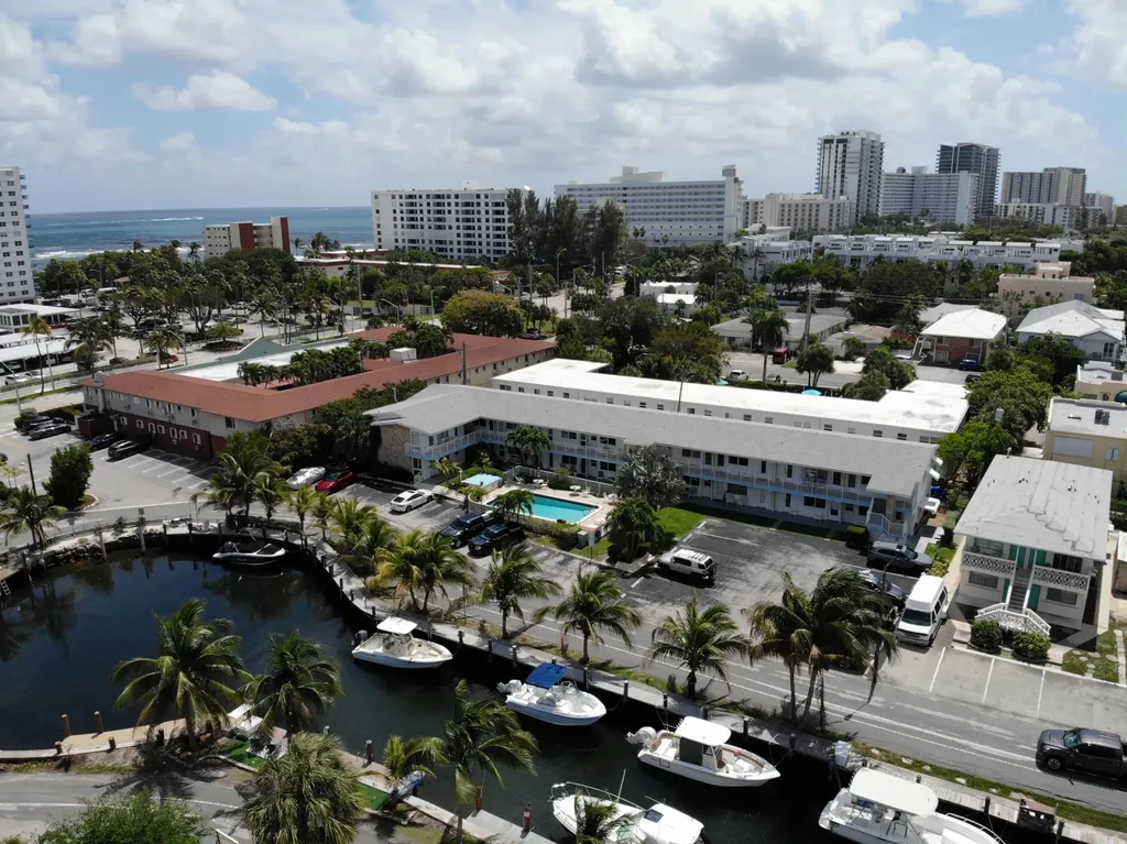3232 Canal Drive Pompano Beach FL 33062