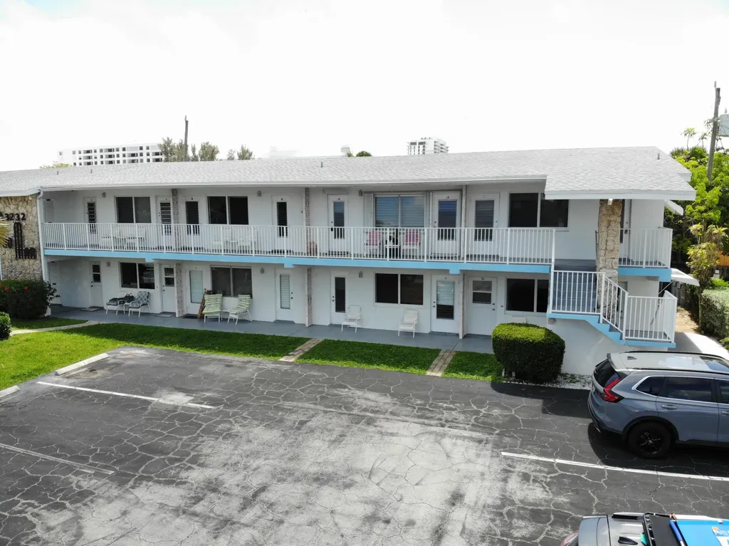 3232 Canal Drive Pompano Beach FL 33062