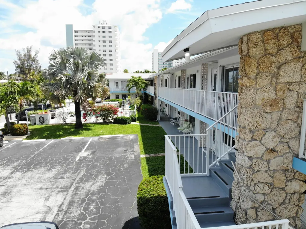 3232 Canal Drive Pompano Beach FL 33062