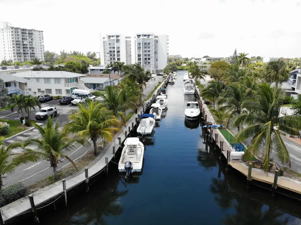 3232 Canal Drive Pompano Beach FL 33062