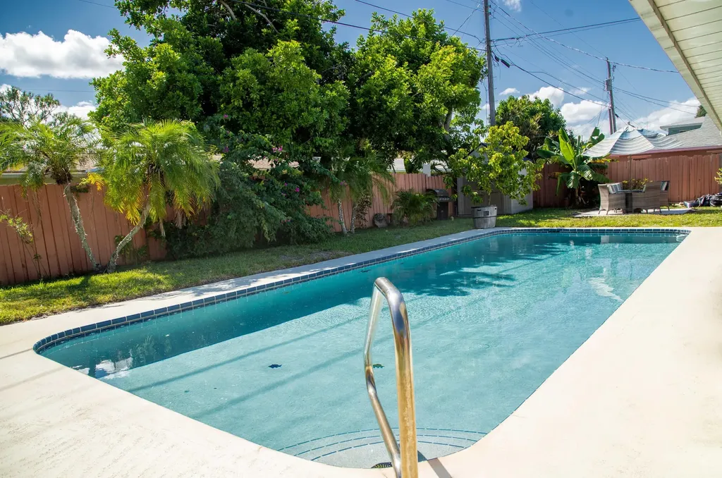 22 Van Road Jupiter FL 33469