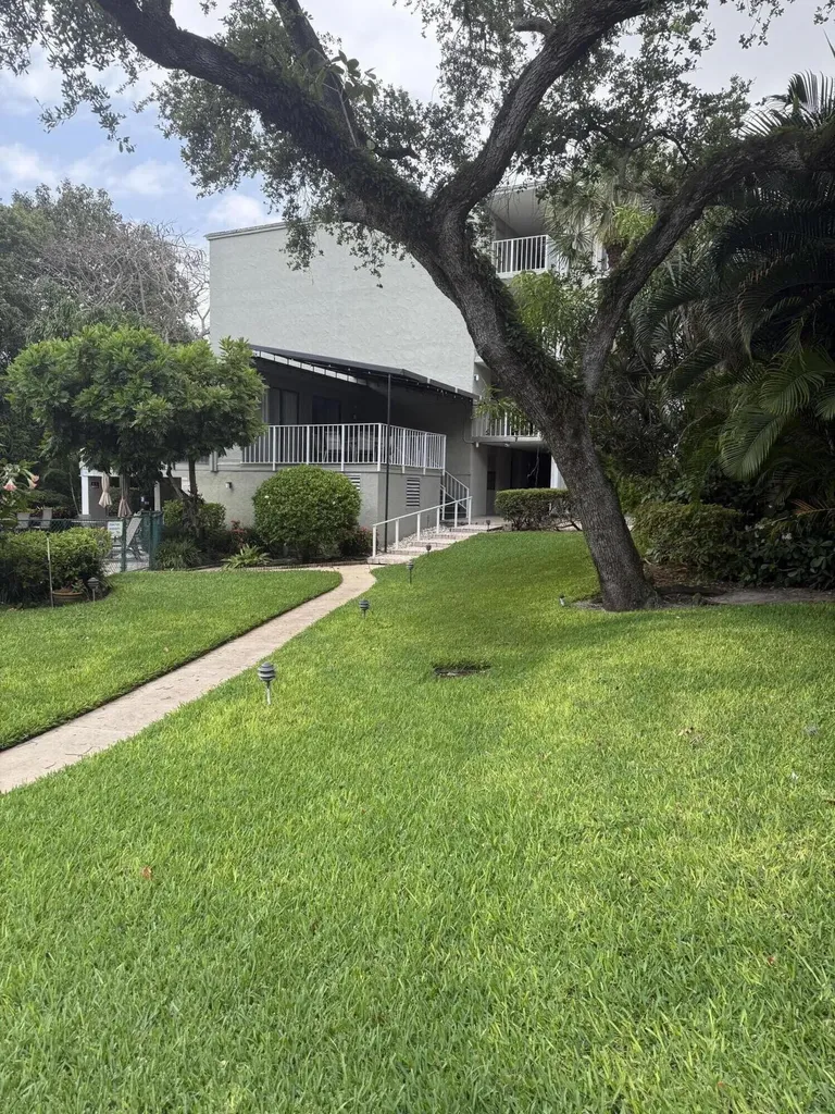501 SW 11th Boca Raton FL 33432