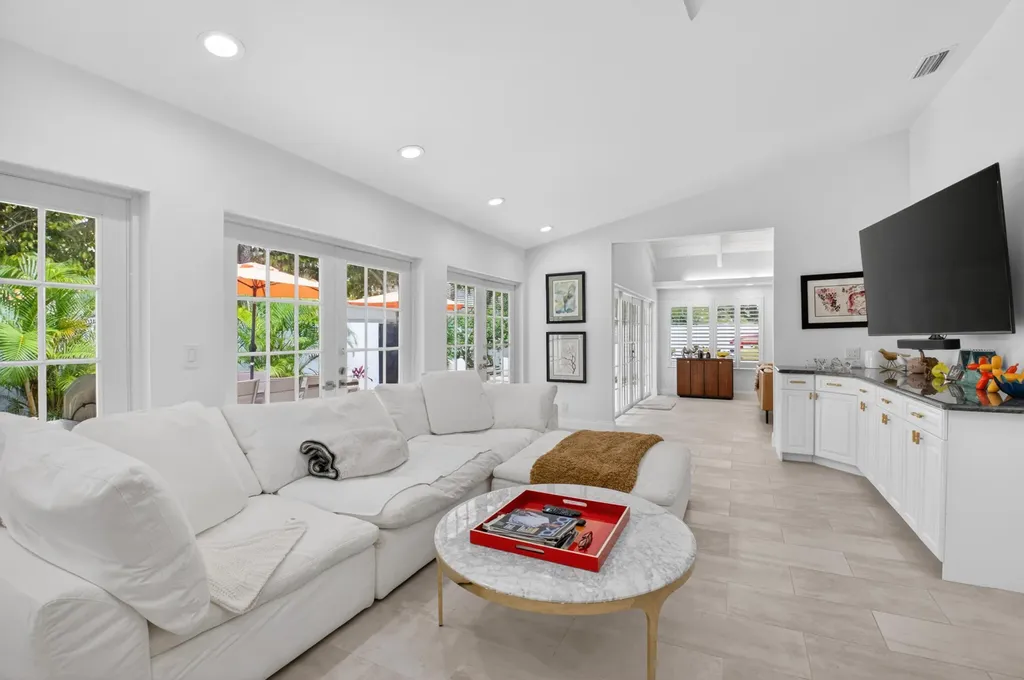 7368 Woodmont Court Boca Raton FL 33434