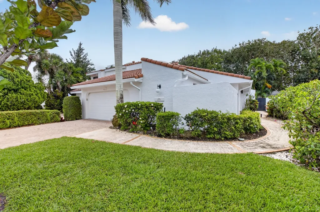 7368 Woodmont Court Boca Raton FL 33434
