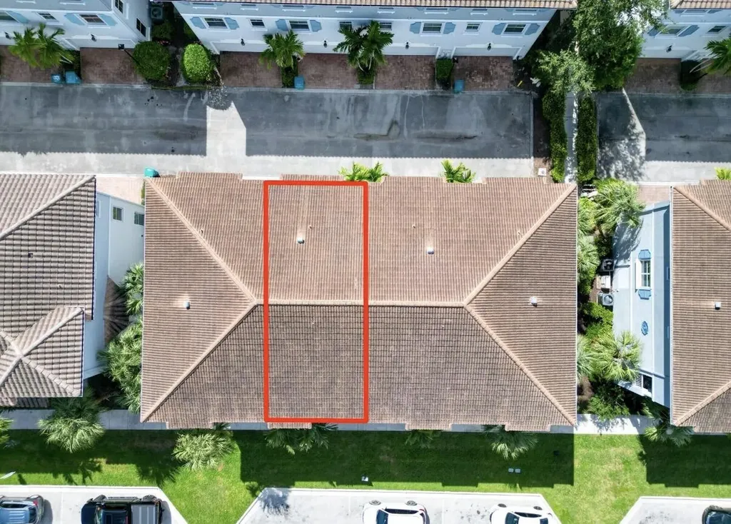 1247 Vía De Fossi Boynton Beach FL 33426
