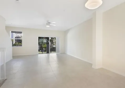 1247 Vía De Fossi Boynton Beach FL 33426