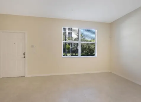 1247 Vía De Fossi Boynton Beach FL 33426