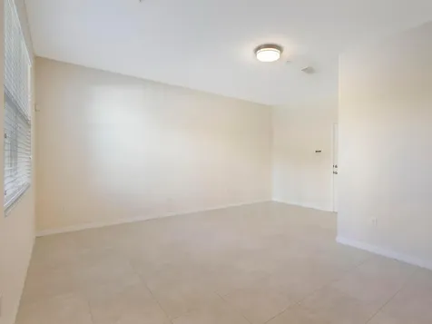 1247 Vía De Fossi Boynton Beach FL 33426