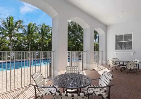 1247 Vía De Fossi Boynton Beach FL 33426