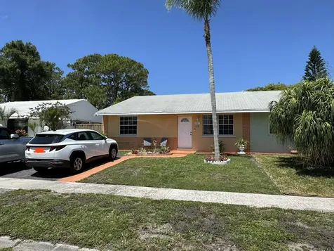 4815 Gladiator Circle Greenacres FL 33463