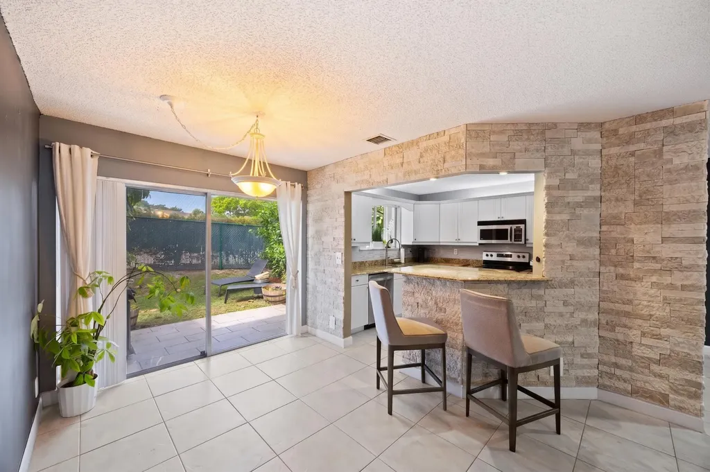 1928 Discovery Circle E Deerfield Beach FL 33442