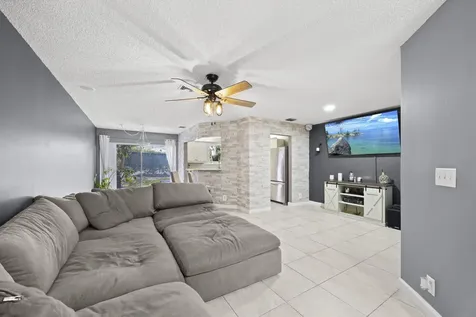 1928 Discovery Circle E Deerfield Beach FL 33442