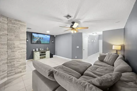 1928 Discovery Circle E Deerfield Beach FL 33442
