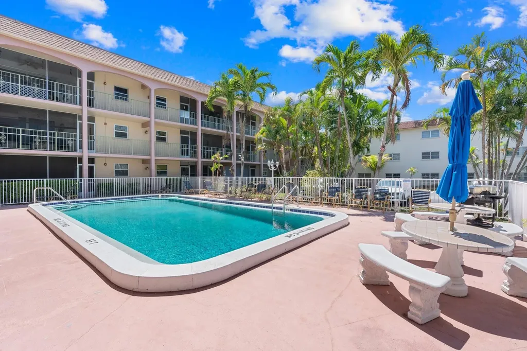 100 SE 6th Avenue Pompano Beach FL 33060