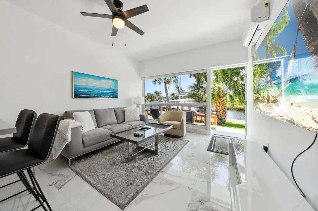 810 SE 22nd Avenue Pompano Beach FL 33062