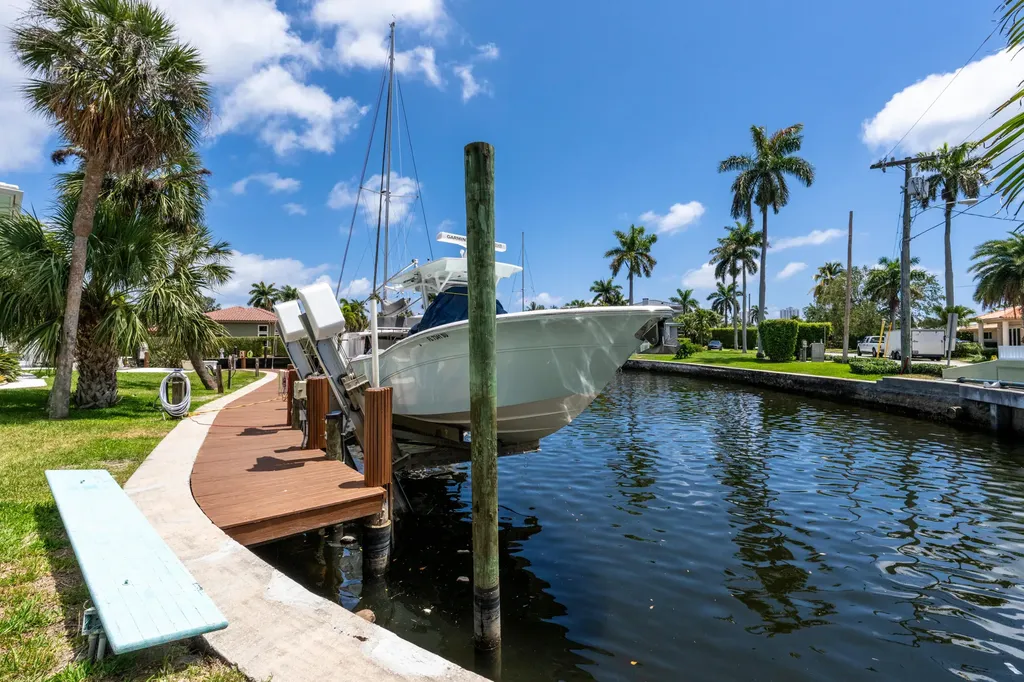 810 SE 22nd Avenue Pompano Beach FL 33062