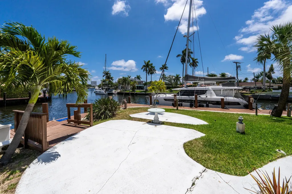 810 SE 22nd Avenue Pompano Beach FL 33062