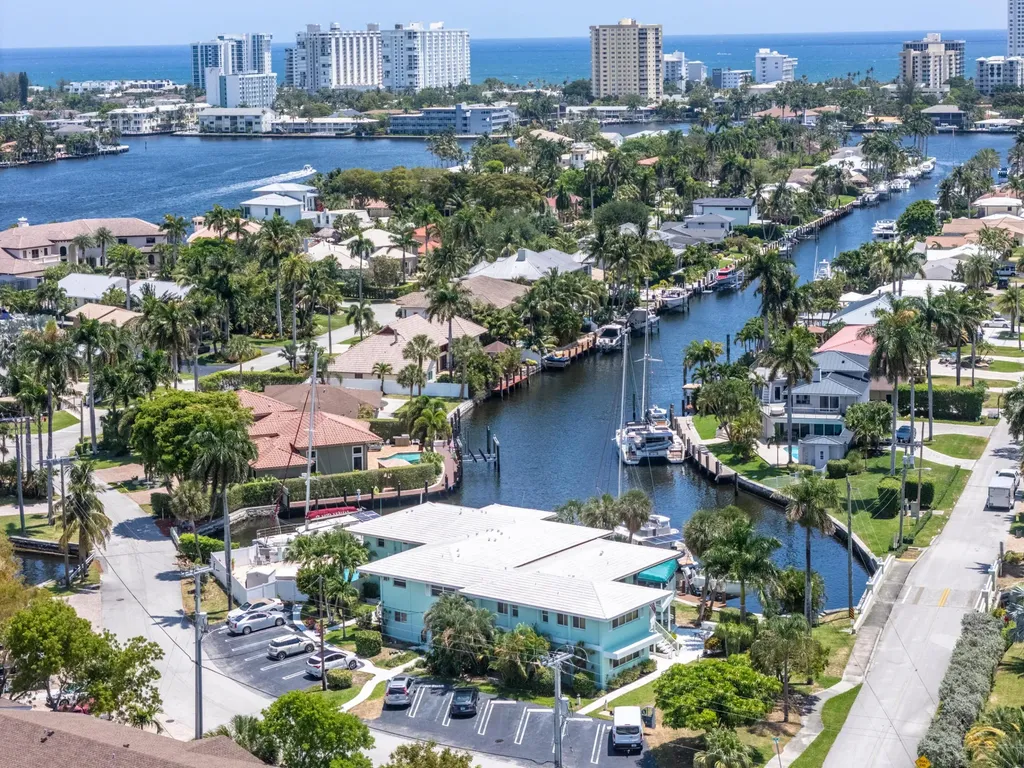 810 SE 22nd Avenue Pompano Beach FL 33062