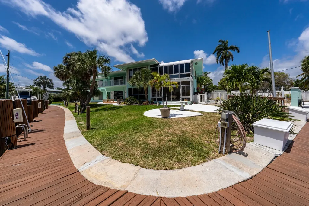 810 SE 22nd Avenue Pompano Beach FL 33062