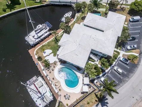 810 SE 22nd Avenue Pompano Beach FL 33062