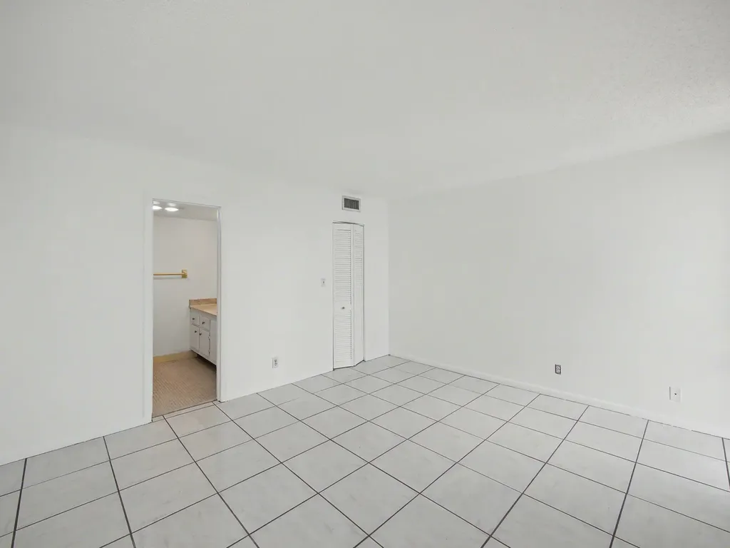 4800 Bayview Drive Fort Lauderdale FL 33308