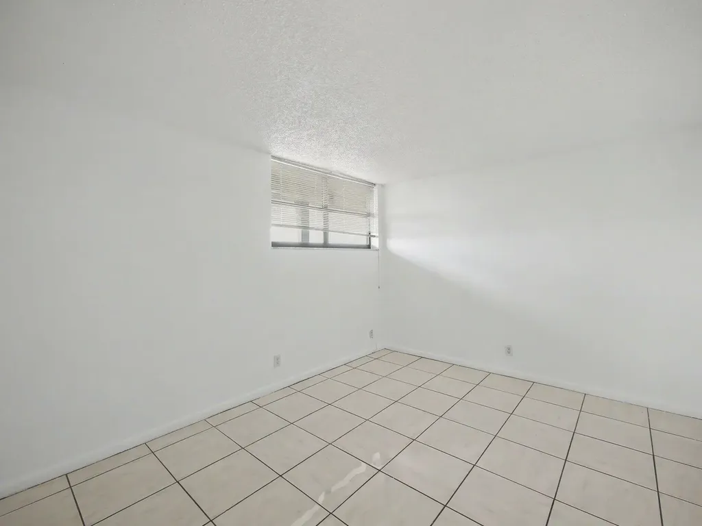 4800 Bayview Drive Fort Lauderdale FL 33308