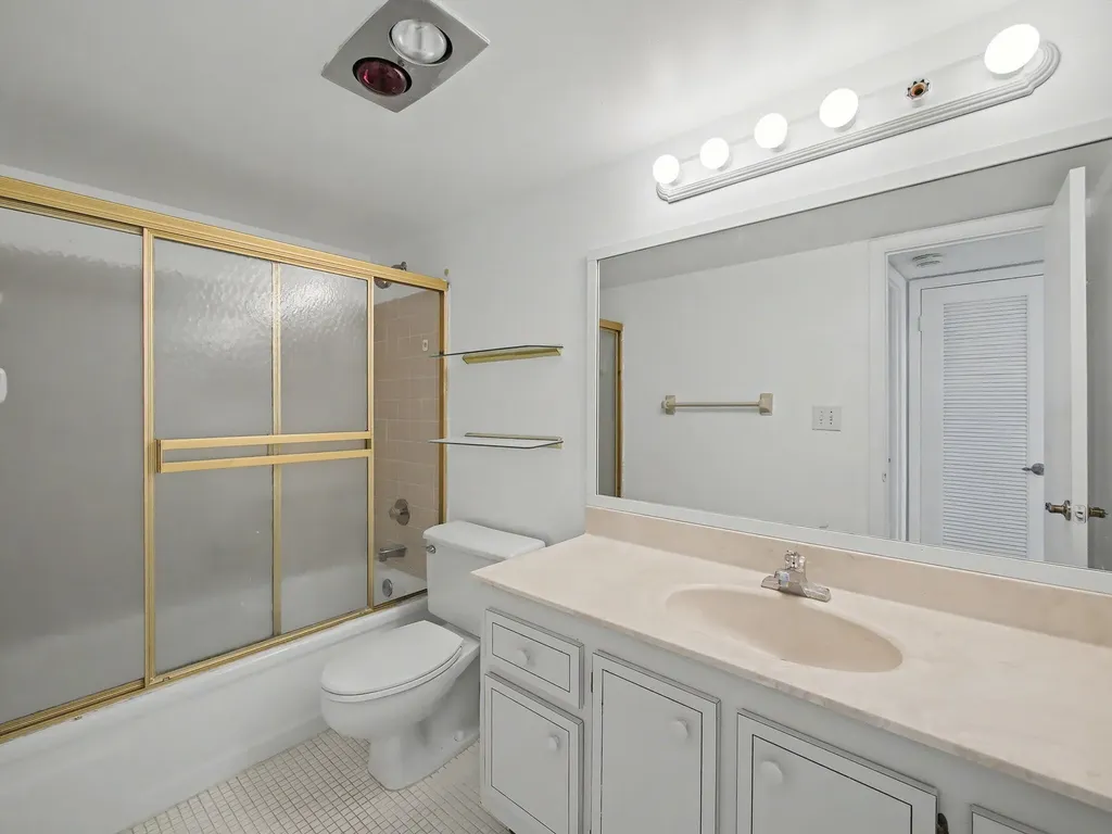 4800 Bayview Drive Fort Lauderdale FL 33308
