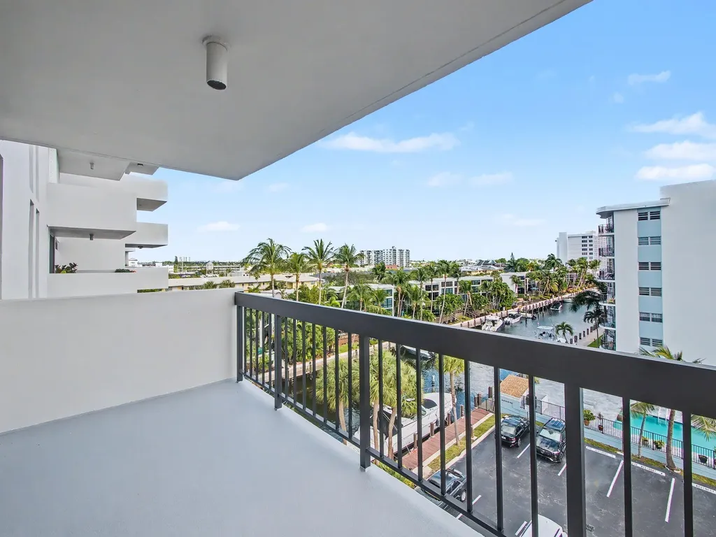 4800 Bayview Drive Fort Lauderdale FL 33308