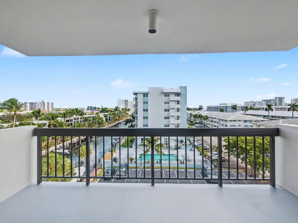 4800 Bayview Drive Fort Lauderdale FL 33308