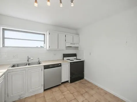 4800 Bayview Drive Fort Lauderdale FL 33308