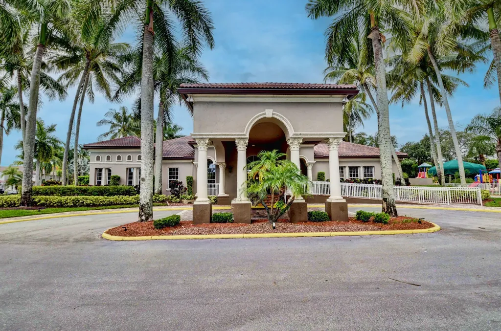 8446 Vía Serena Boca Raton FL 33433