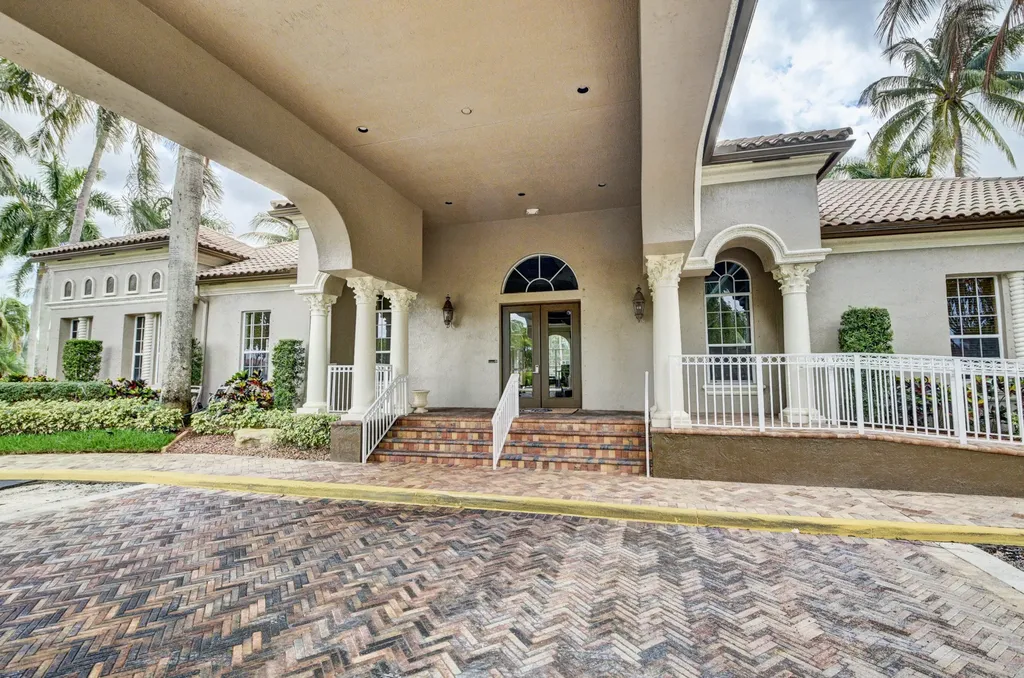 8446 Vía Serena Boca Raton FL 33433