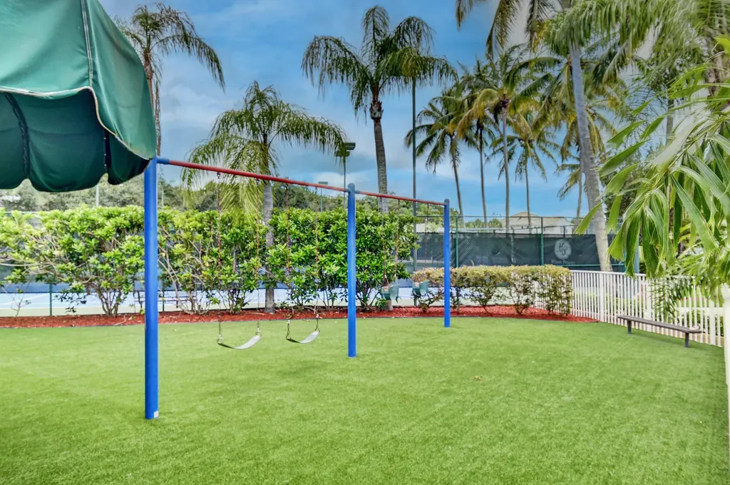 8446 Vía Serena Boca Raton FL 33433