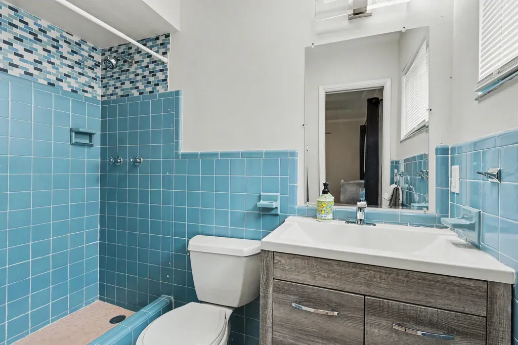 2770 NE 53rd Street Lighthouse Point FL 33064