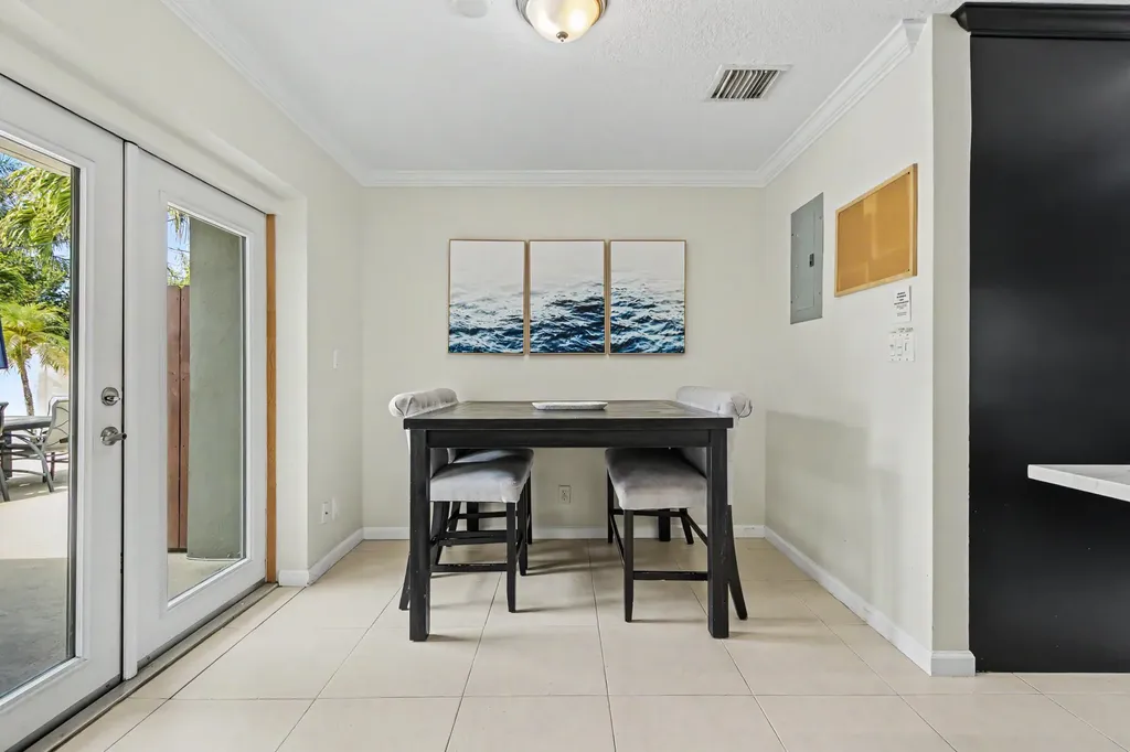 2770 NE 53rd Street Lighthouse Point FL 33064