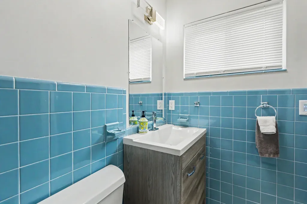 2770 NE 53rd Street Lighthouse Point FL 33064