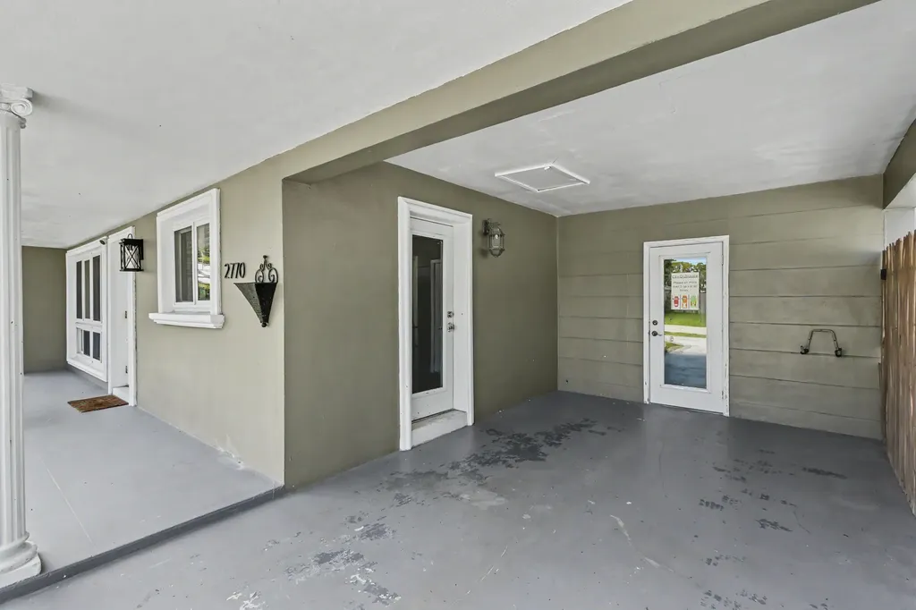 2770 NE 53rd Street Lighthouse Point FL 33064
