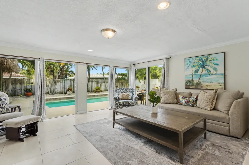 2770 NE 53rd Street Lighthouse Point FL 33064