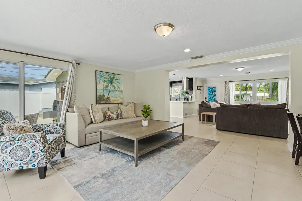 2770 NE 53rd Street Lighthouse Point FL 33064