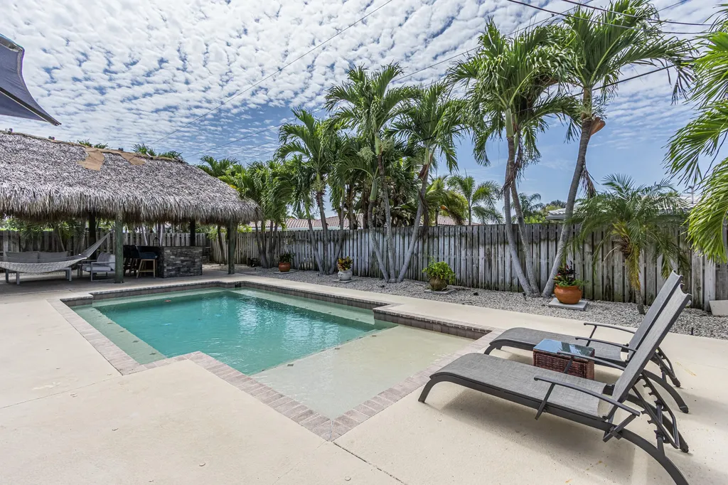 2770 NE 53rd Street Lighthouse Point FL 33064