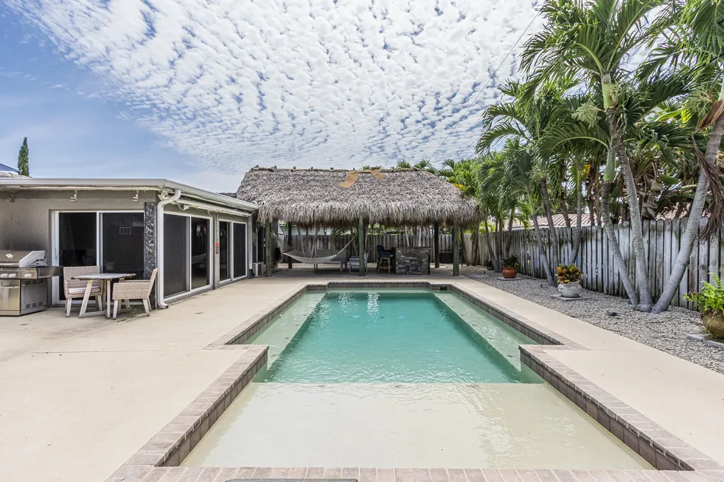 2770 NE 53rd Street Lighthouse Point FL 33064