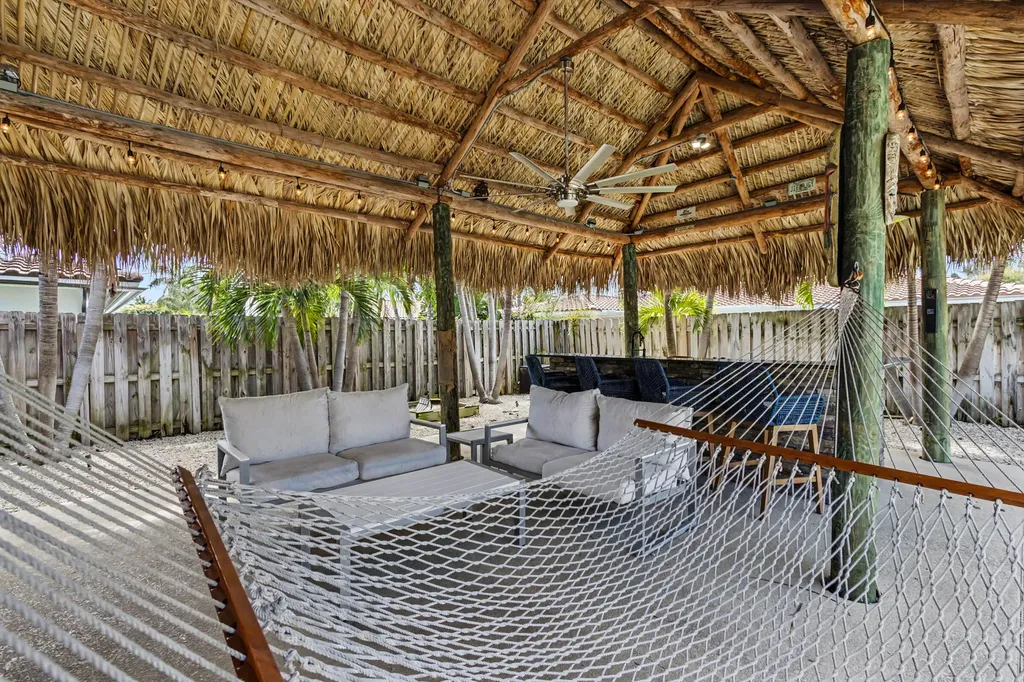 2770 NE 53rd Street Lighthouse Point FL 33064