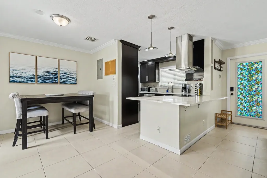 2770 NE 53rd Street Lighthouse Point FL 33064