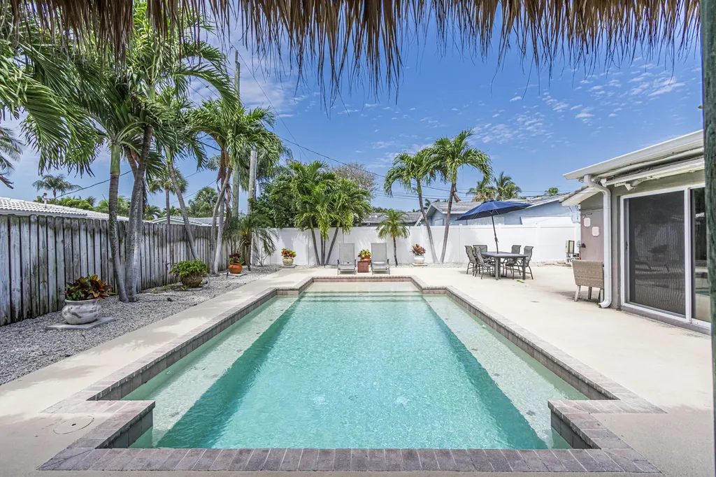 2770 NE 53rd Street Lighthouse Point FL 33064